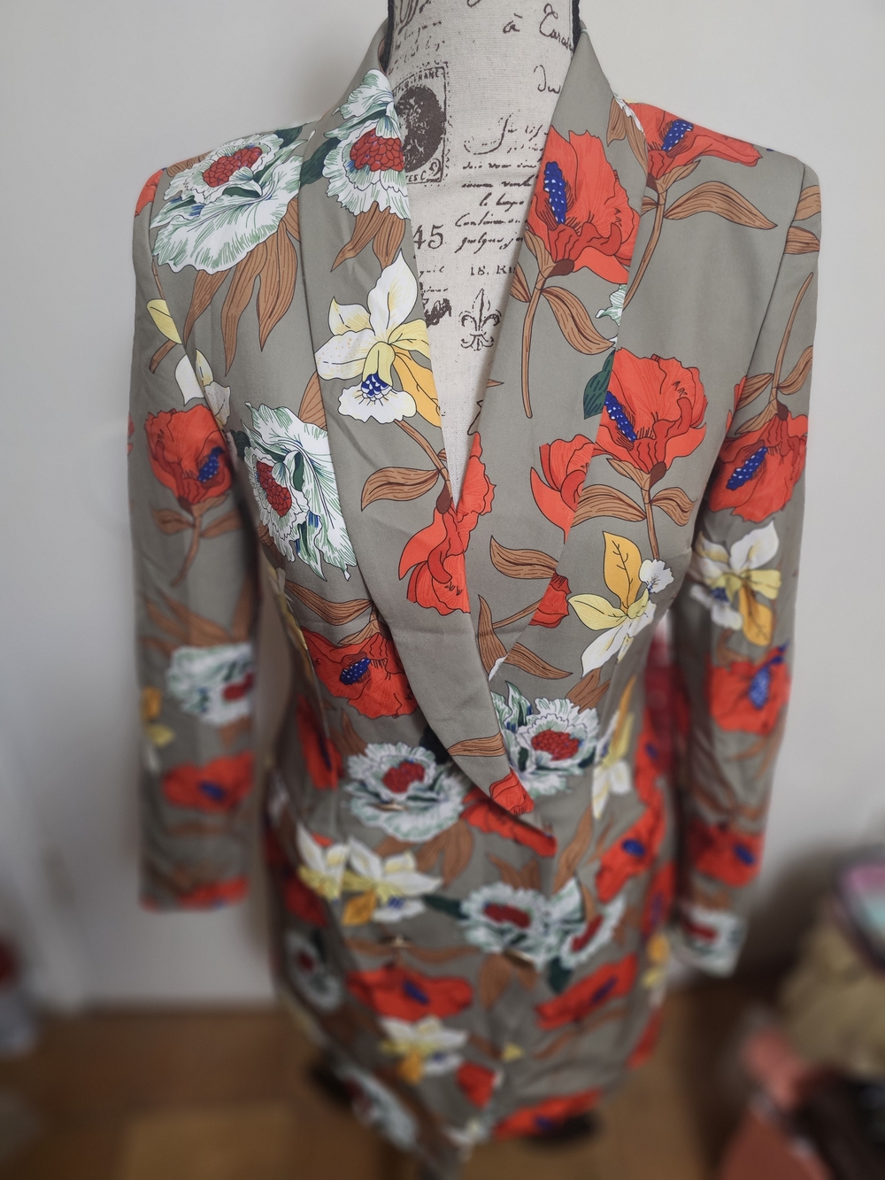 PrettyLittleThing Taupe Floral Shawl Collar Blazer with Red & White Flowers